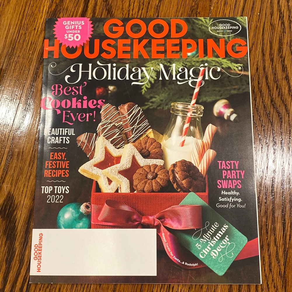 Good Housekeeping Magazine - December 2022 - Holiday Magic     christmas home